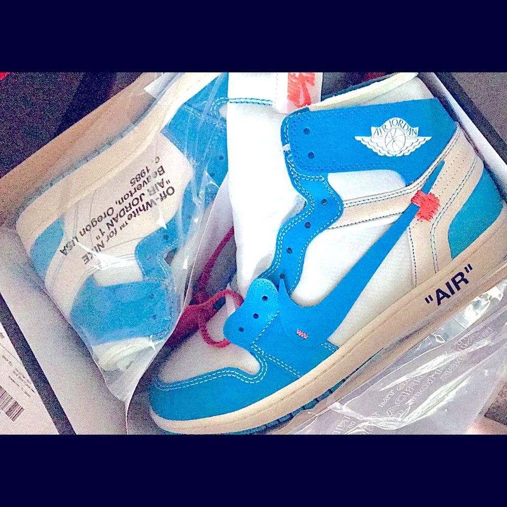 OFF-WHITE X AIR JORDAN 1 RETRO HIGH OG 'UNC'